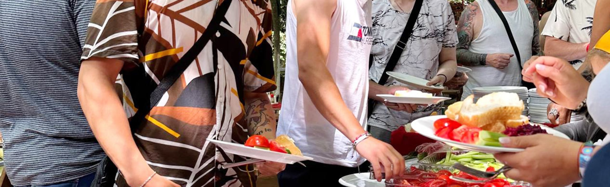 吉普車探險 + 塔濟峽谷 + 漂流 + BBQ 午餐 + 接送