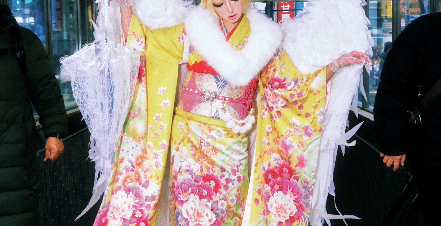 Tokyo: ppのGal Club Kimono Gal Makeover & Photoshoot in Shibuya - Thumbnail 34