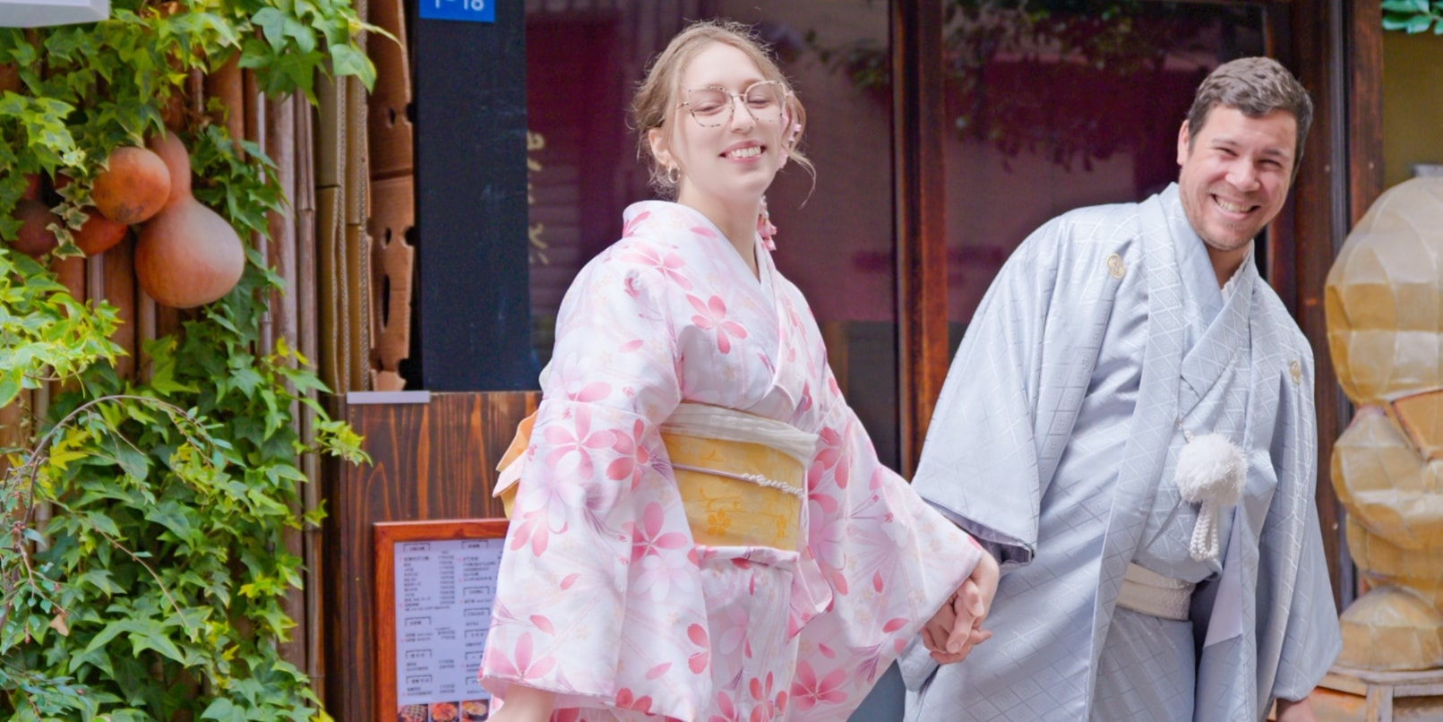 Osaka Castle Park/Shinsaibashi/Yasaka Shrine Photoshoot Experience - Thumbnail 12