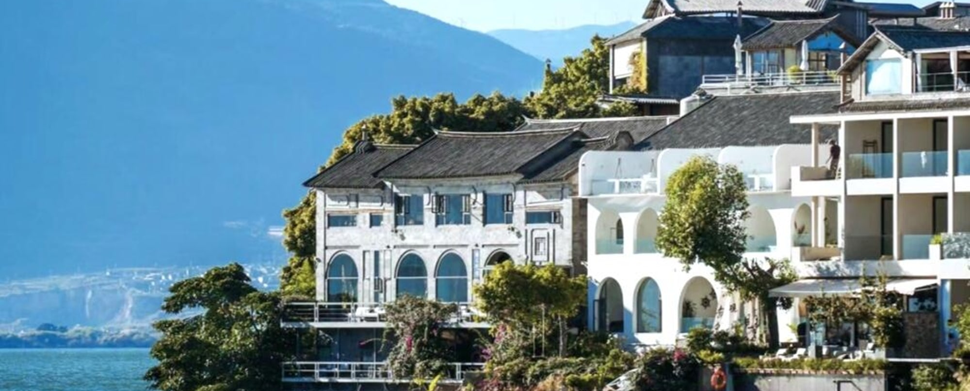 大理洱海畔，湖光山色間，邂逅詩意棲居地