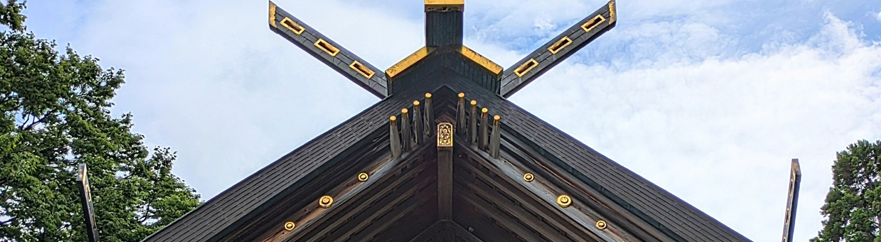 體驗穿著巫女服裝並參觀札幌附近的神社