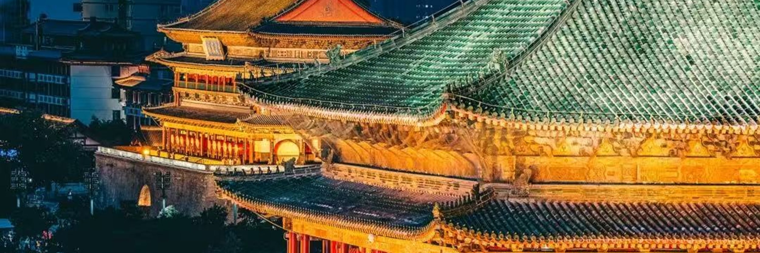 西安兵馬俑博物館+華清池+慈恩寺+西安博物院2日遊（大唐不夜城+探幽華清宮贈送《西安千古情》+特色餐食+4鑽酒店）