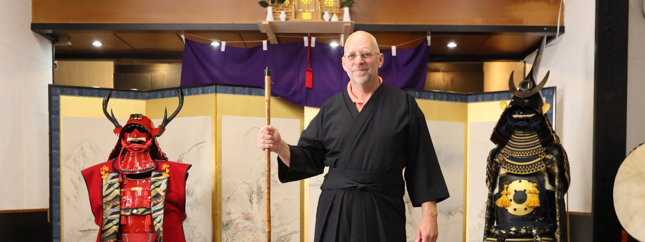 在大阪學習武士道和禪宗的武士書法