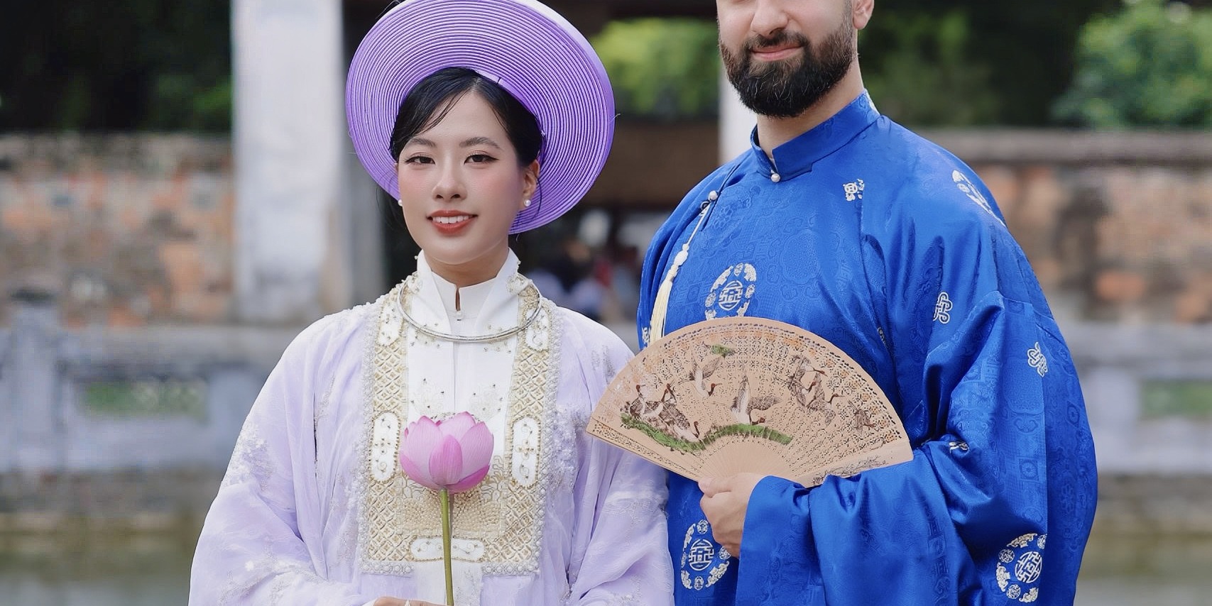 Royal Vietnamese Costume Rental & Professional Photoshoot in Hanoi - Thumbnail 16