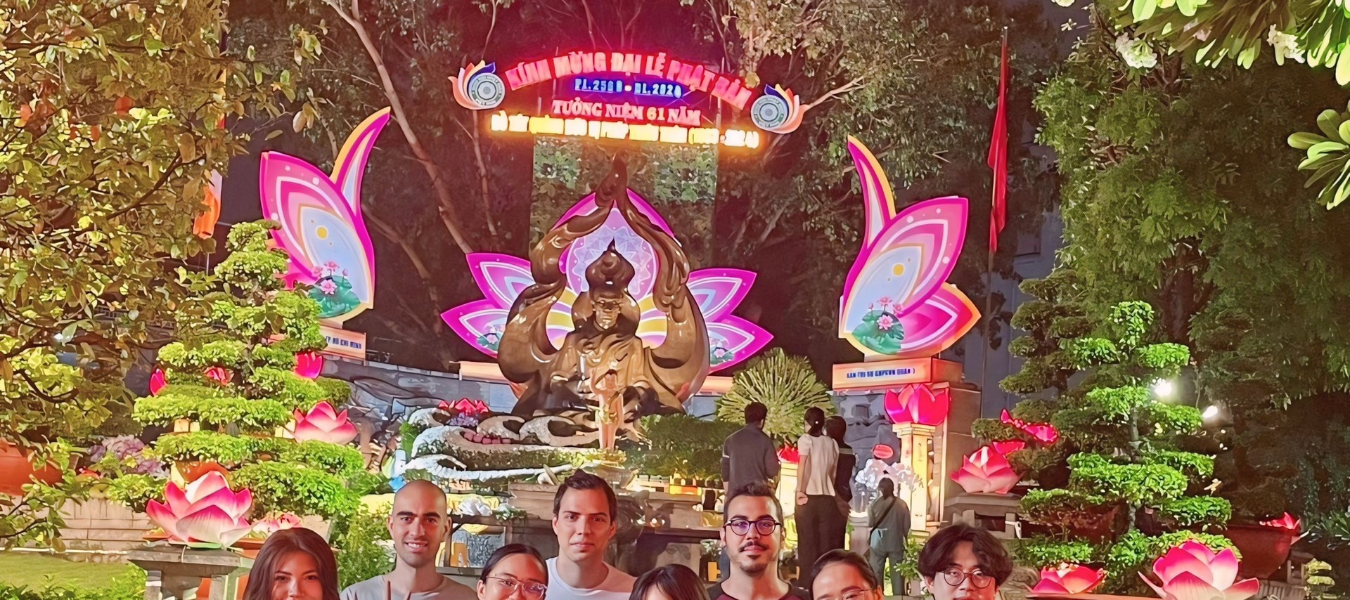 胡志明市夜間機車之旅（含啤酒＆音樂＆美食）
