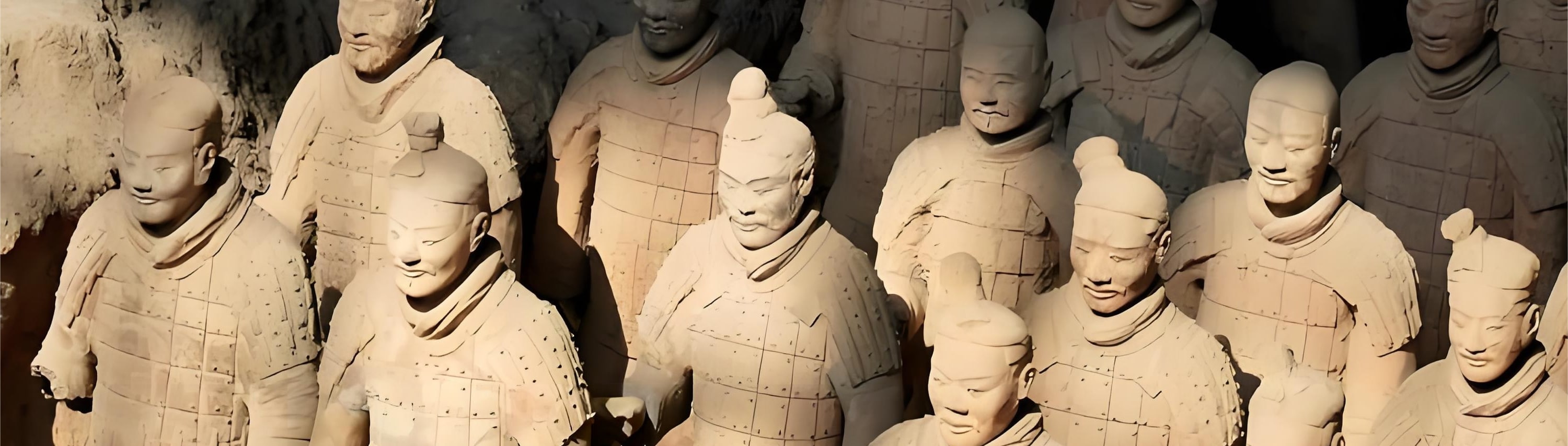 西安兵馬俑博物院以規模宏大、千人千面的秦代陶俑軍陣為核心,生動再現了兩千多年前大秦帝國的雄渾氣象與高超工藝,堪稱世界考古史上的奇蹟級發現。 西安兵馬俑博物院以規模宏大、千人千面的秦代陶俑軍陣為核心,生動再現了兩千多年前大秦帝國的雄渾氣象與高超工藝,堪稱世界考古史上的奇蹟級發現。