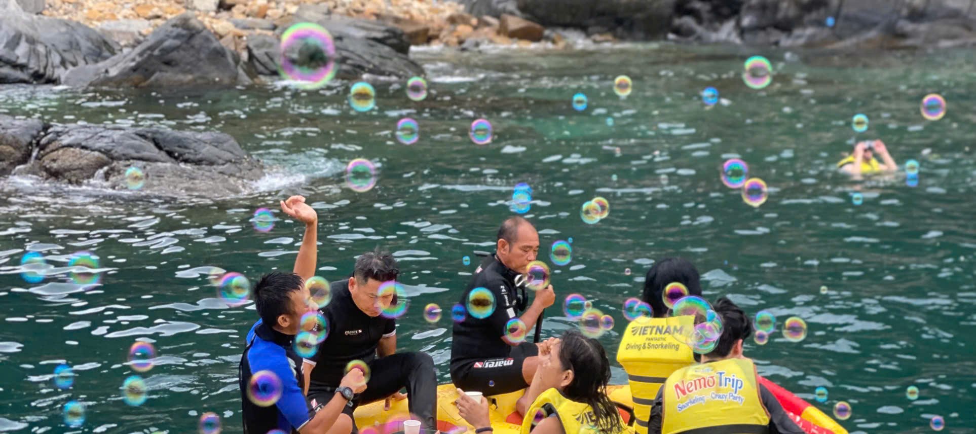 芽莊跳島 & 浮潛 & 漂浮派對一日遊