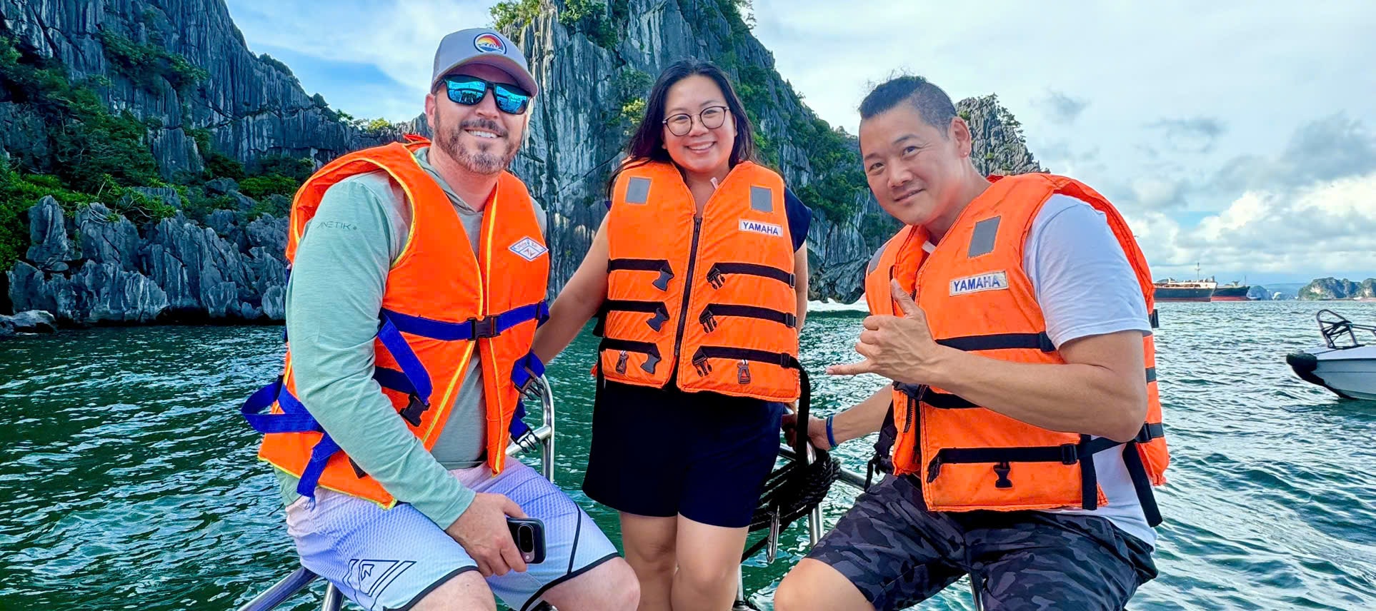 參加越南一日遊船之旅,以實惠的價格開啟難忘的旅程! 參加越南一日遊船之旅,以實惠的價格開啟難忘的旅程!