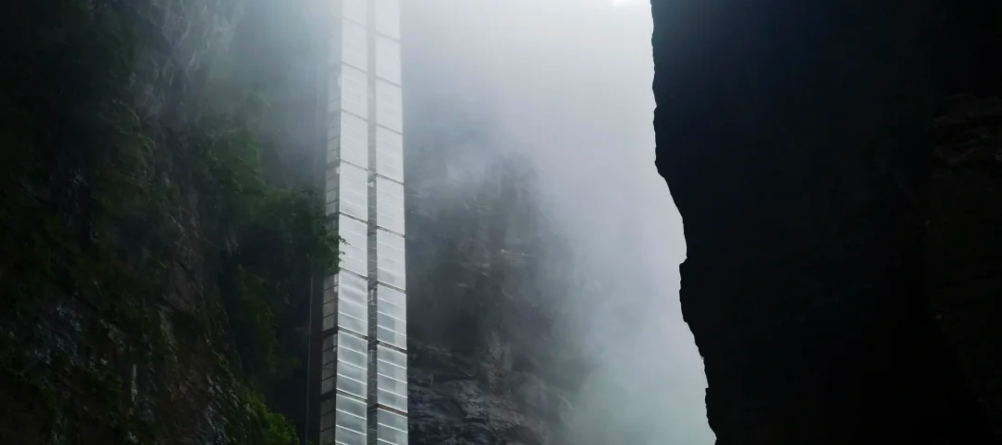 【櫻花季促銷】重慶武隆天生三橋&龍水峽地縫經典一日遊（喀斯特地質奇觀+電影變形金剛同款取景地）