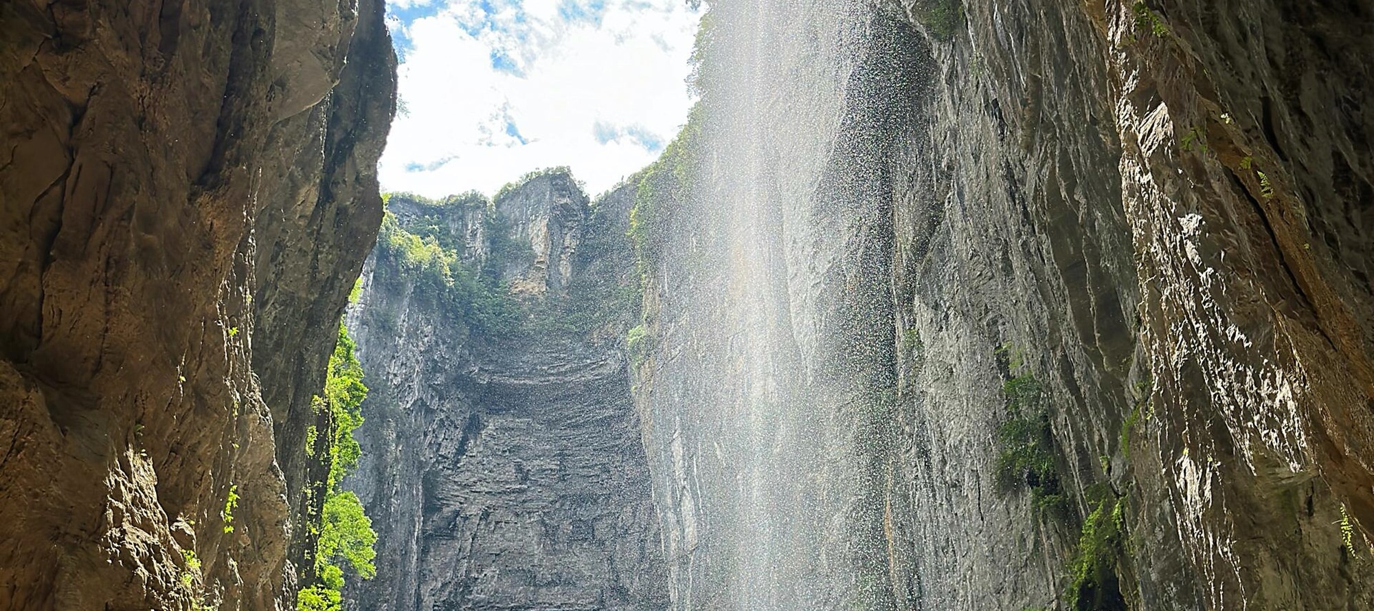 天生三橋 | 地球億年雕刻的武俠秘境✨~來這裡感受天生橋群的震撼暴擊! 天生三橋 | 地球億年雕刻的武俠秘境✨~來這裡感受天生橋群的震撼暴擊!