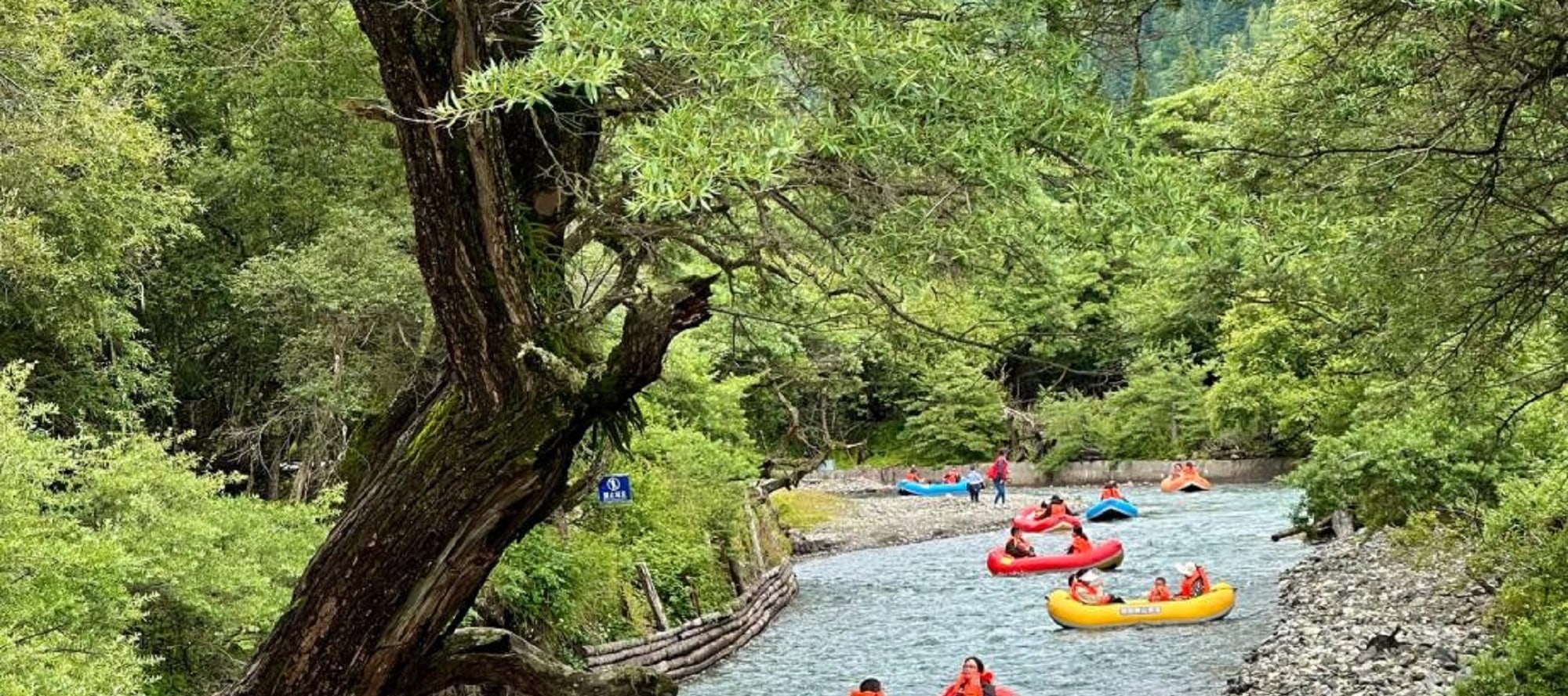 川西經典環線6日遊（四姑娘山雙橋溝+稻城亞丁+墨石公園+海螺溝+康定木格措+藏家歌舞晚宴+贈送海螺溝天然溫泉+高原氧氣瓶+四川成都往返）