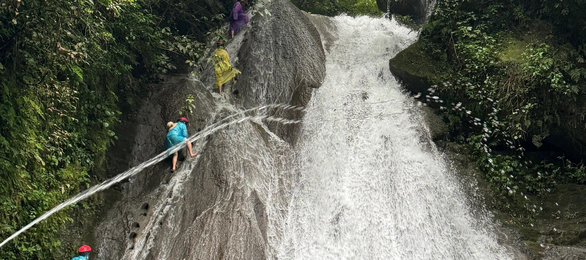 廣西桂林山水秘境5日遊（2-8人團+龍脊+古東瀑布+象鼻山+日月雙塔+遇龍河竹筏+興坪古鎮+灕江+十里畫廊+下午茶+篝火晚會+桂林往返）