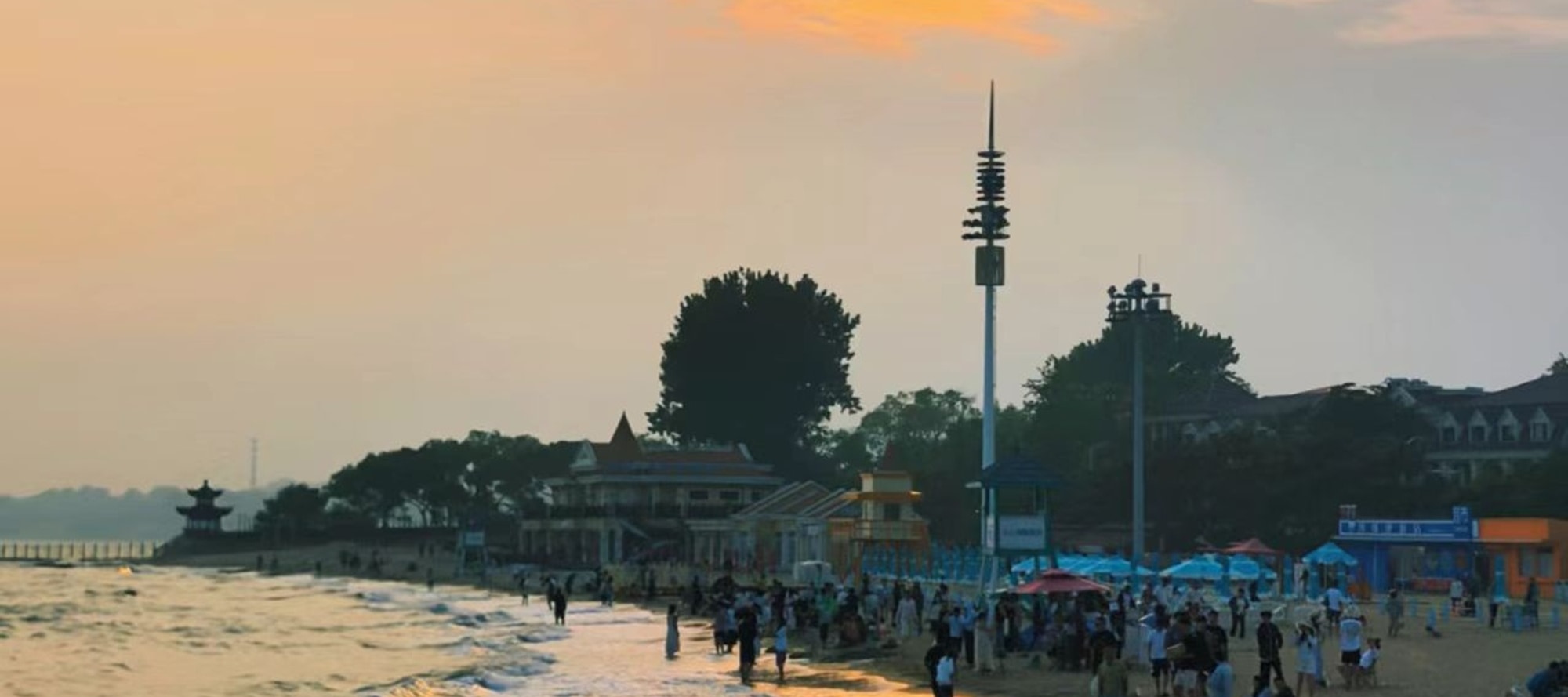 老虎石海上公園：灘闊浪柔藏奇石，觀海踏浪享濱海愜意