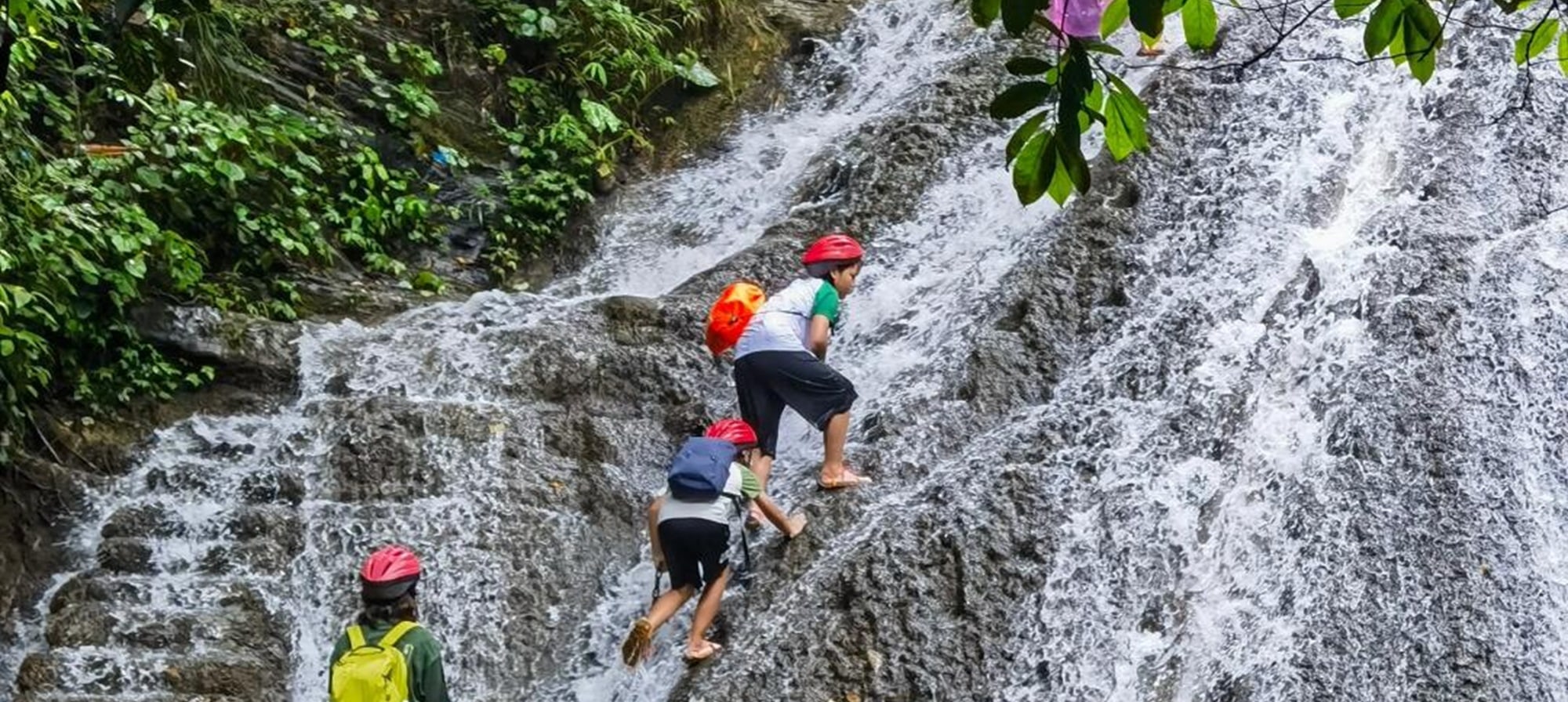 廣西桂林山水秘境5日遊（2-8人團+龍脊+古東瀑布+象鼻山+日月雙塔+遇龍河竹筏+興坪古鎮+灕江+十里畫廊+下午茶+篝火晚會+桂林往返）