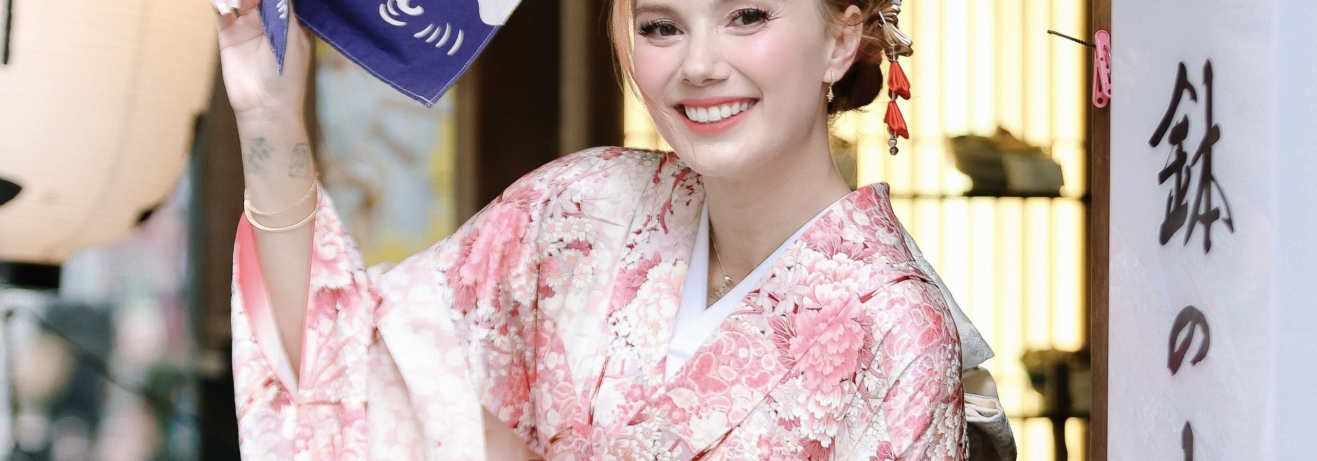 Asakusa Kimono Rental OSHARE Japanese Makeup & Tea Ceremony Experience Open until 10 PM - Thumbnail 28