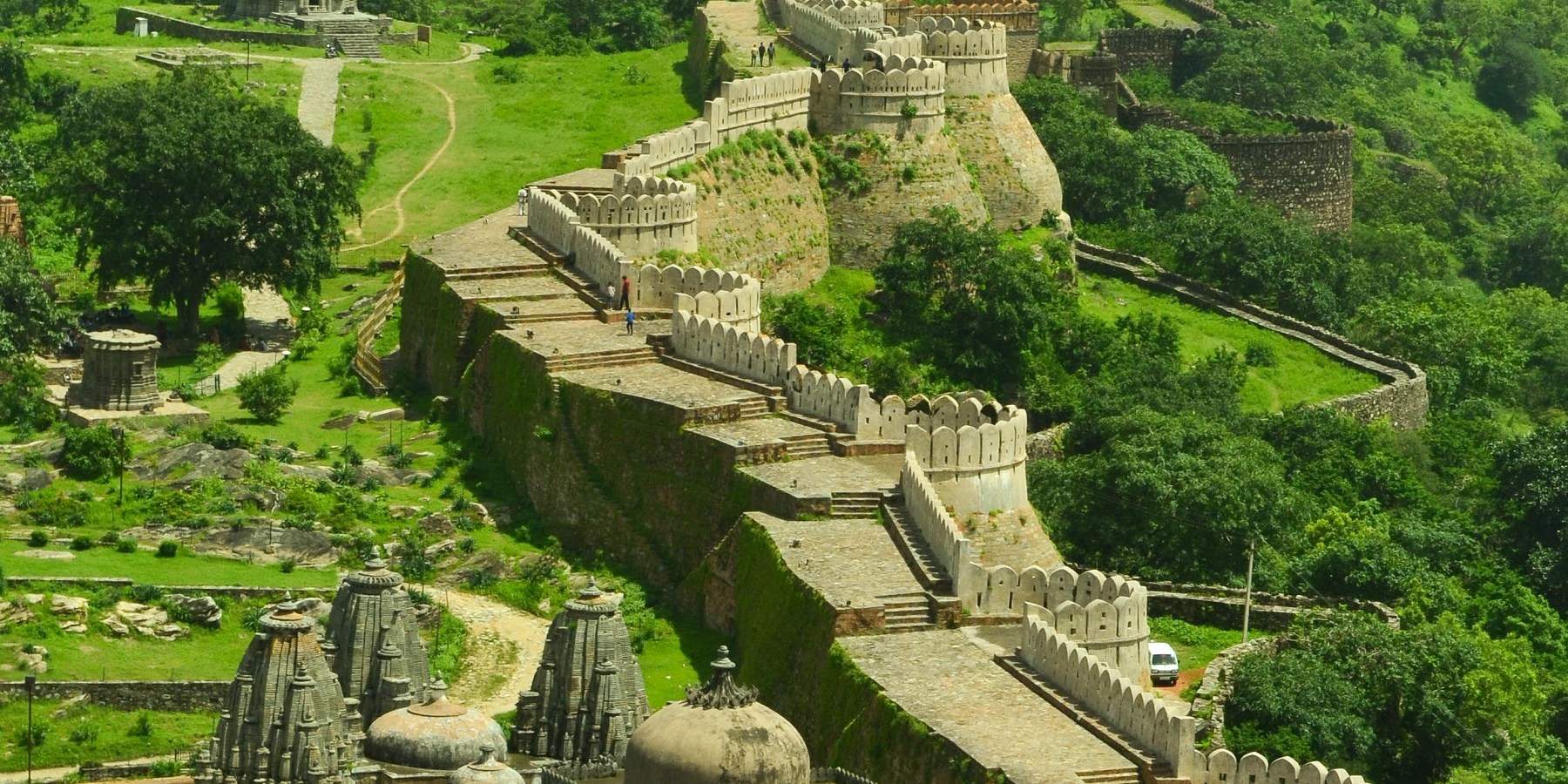 See Ranakpur Temple & Kumbhalgarh Fort with Mt Abu Drop from Jodhpur