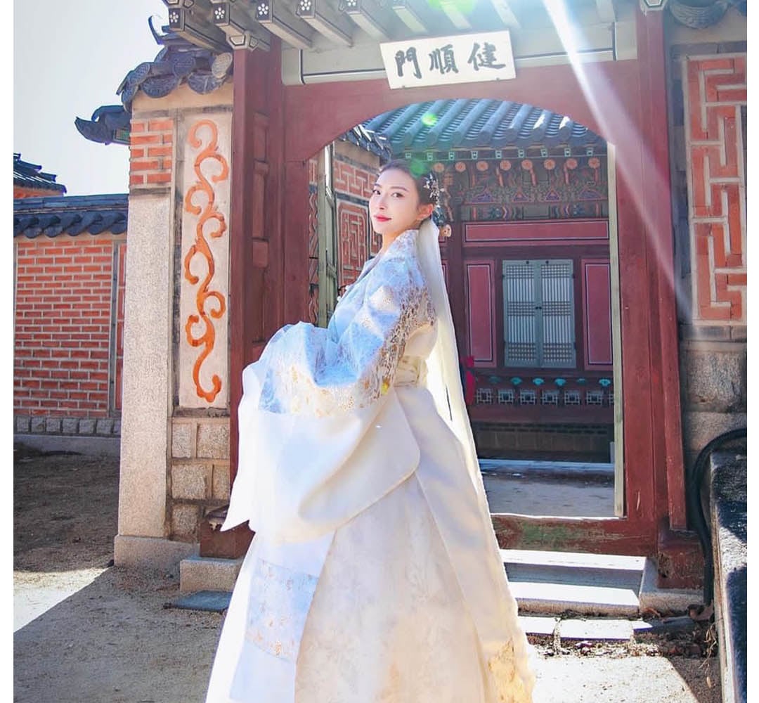 [Daehan Hanbok] Gyeongbokgung Hanbok Rental & Photoshoot Experience