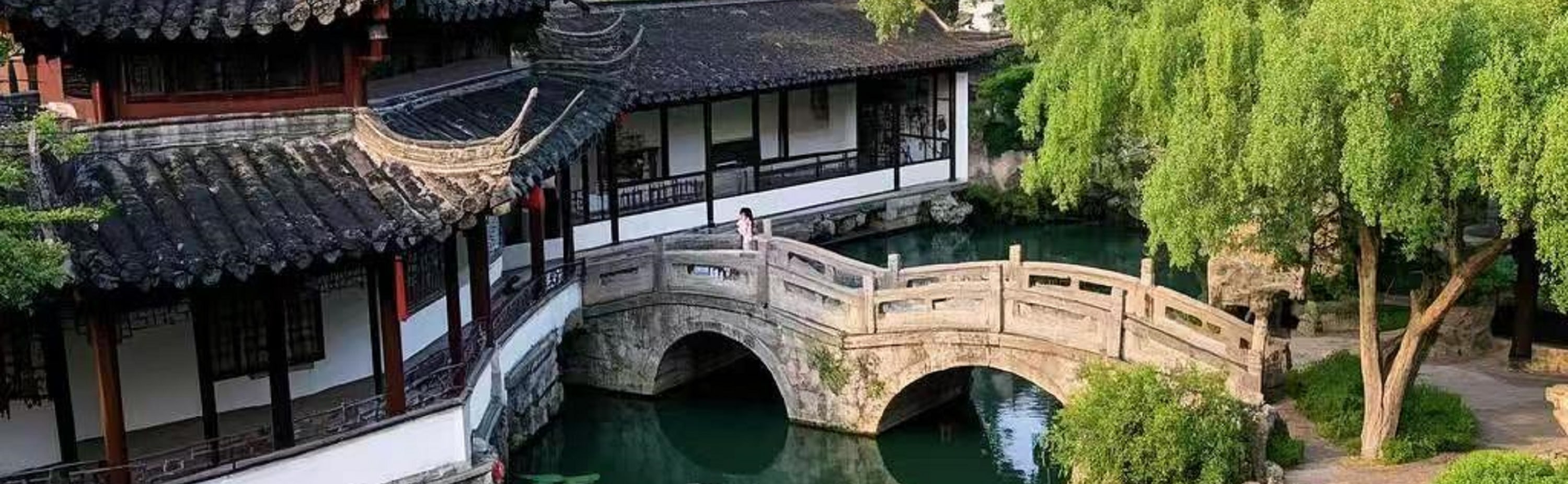 There is a pavilion every three steps and a corridor every five steps. Every brick and tile is the result of sixteen years of design ingenuity and precision.