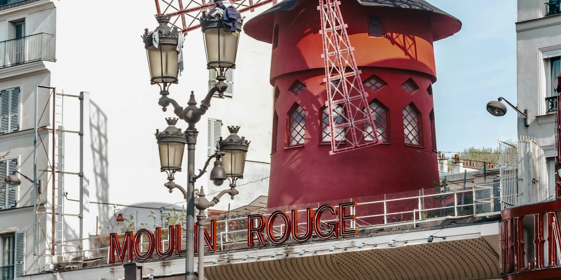 蒙馬特 (Montmartre) 擁有豐富的藝術底蘊，提供充滿活力的街道、藝廊，以及巴黎 (Paris) 的經典美景
