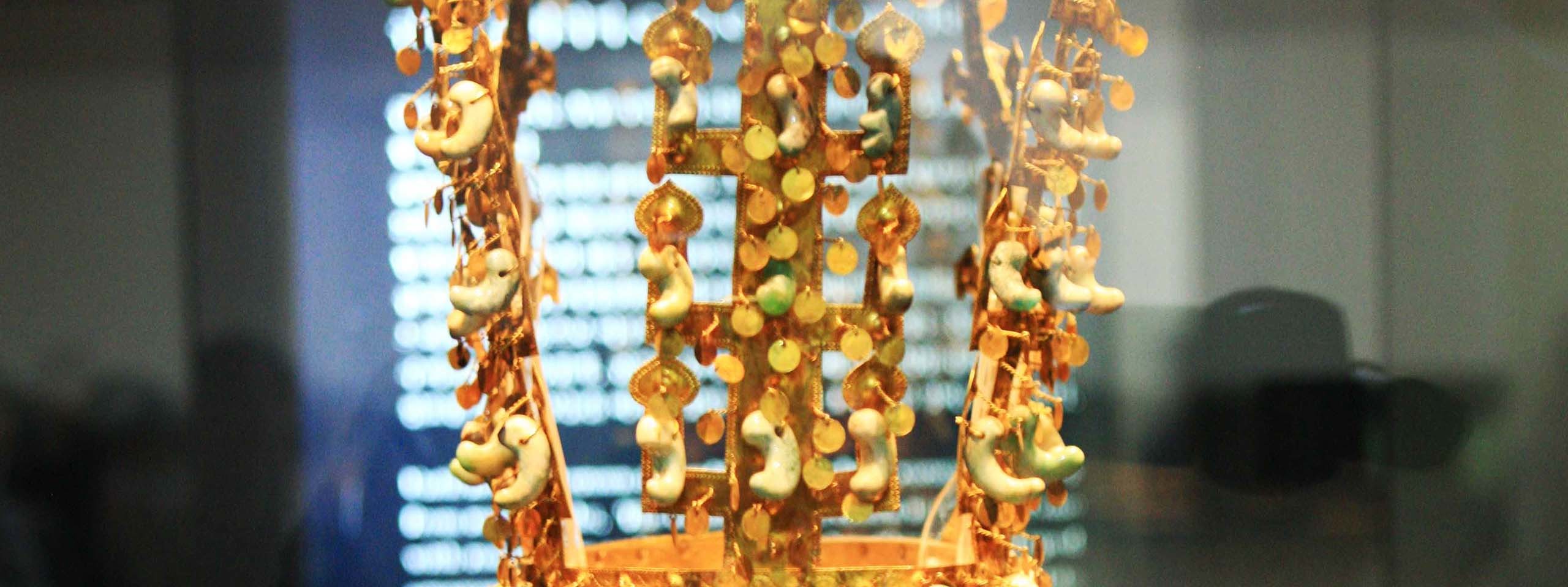 慶州國立博物館珍藏著新羅王國無價的文物，包括黃金王冠和佛教聖物。博物館生動地講述了慶州輝煌的歷史。