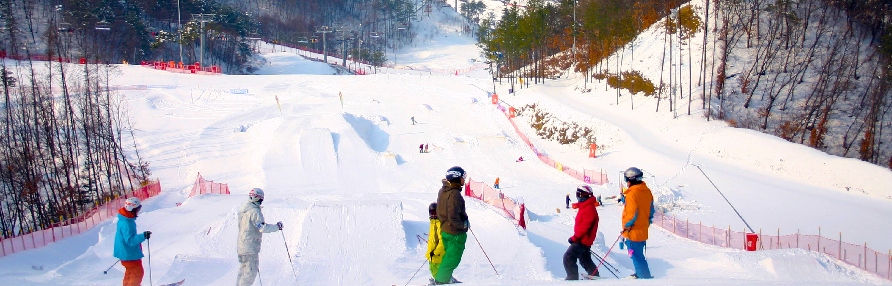 入住首爾近郊高端滑雪度假村Hills Village：首日滑雪，第二天自由選擇。