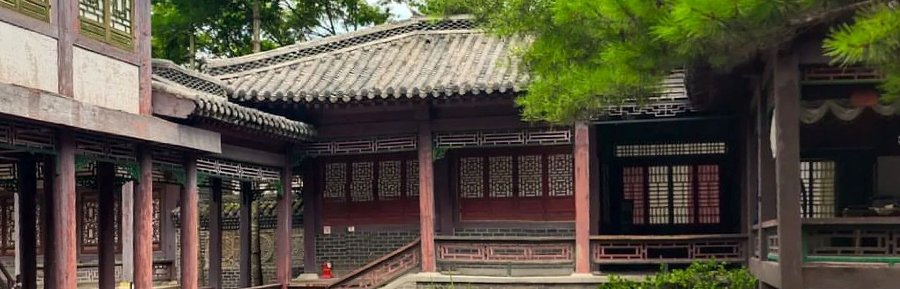 這些以傳統韓式風格新建的建築，維護良好，是拍攝 Instagram 美照的絕佳地點！