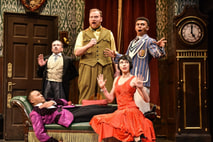 the play that goes wrong performance