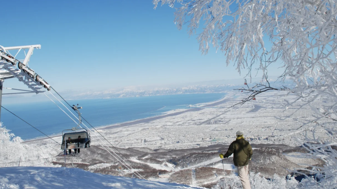 Percutian ski Popular di Jepun