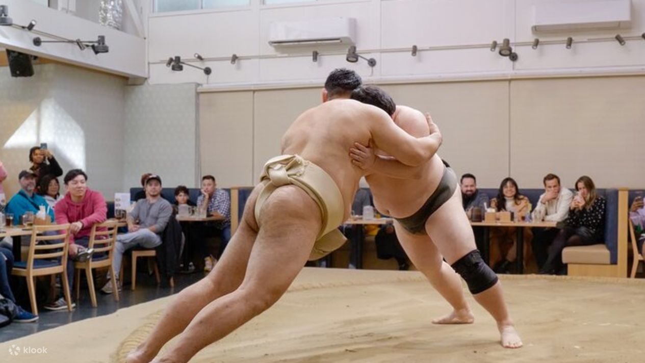 SUMO show