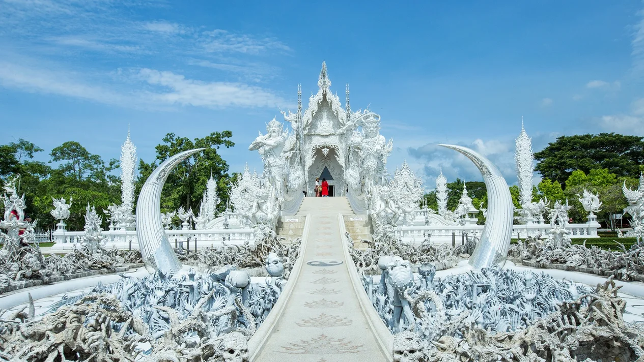 Private Black House, White Temple, and Blue Temple Trip by TTD Global