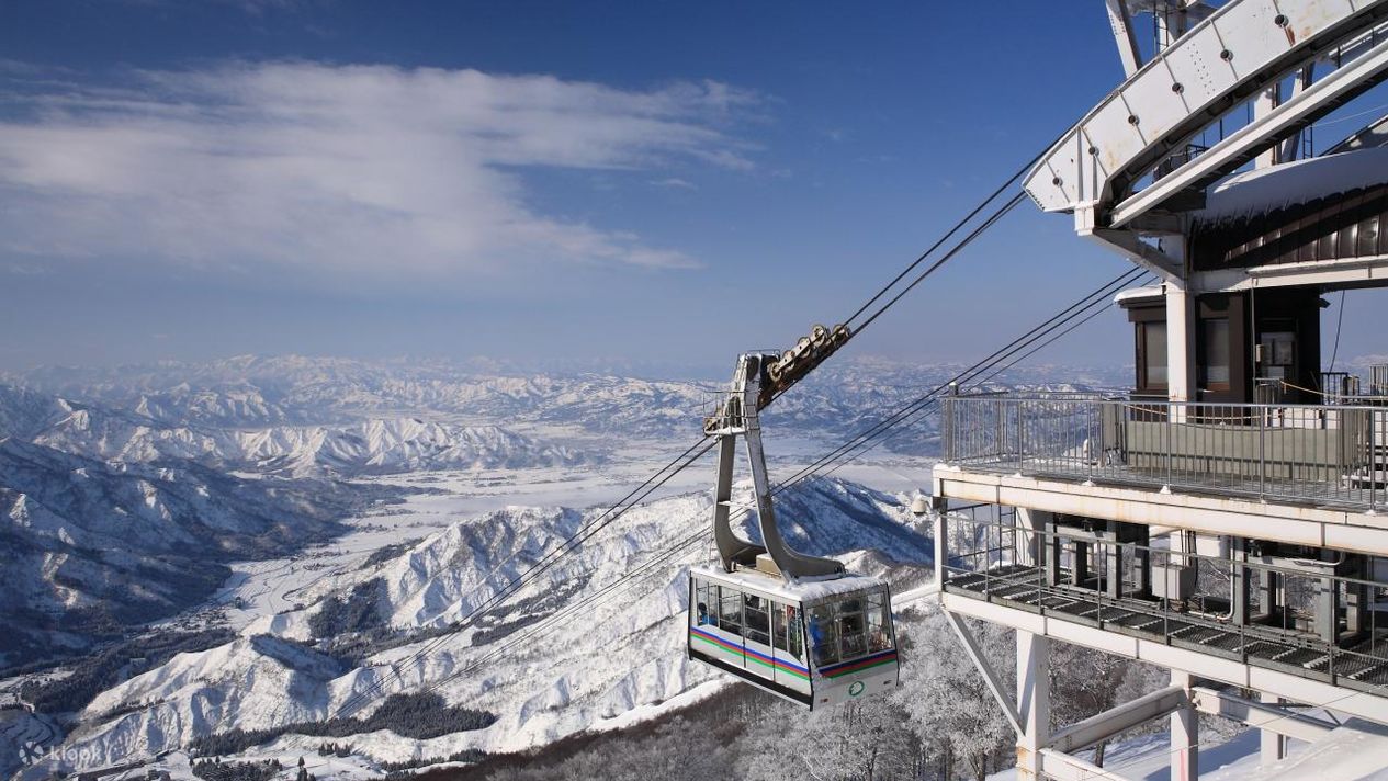 A ropeway that connects the 771m altitude difference in about 7 minutes ...