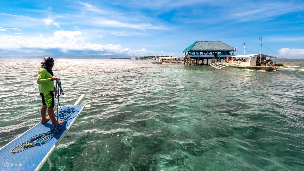 Island hopping. Water activities.