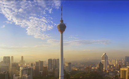 Entrada a la torre KL en Kuala Lumpur