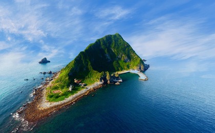 ประสบการณ์ขึ้นเกาะจีหลง, ล่องเรือรอบเกาะ, ขึ้นประภาคาร, และล่องเรือชมหินผาจมูกช้าง