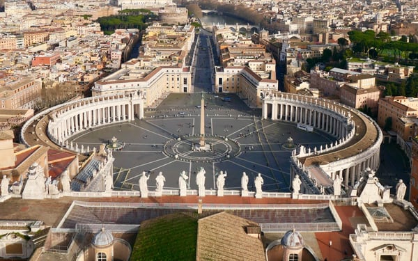 St. Peter's Basilica tour from the top to the underground in Rome