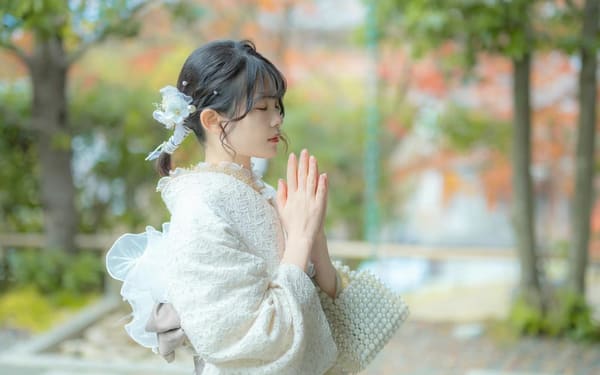 Kyoto Kimono Rental Experience (Optional Elegant Hairstyle/Japanese Makeup/Photography) (Ookini Kimono Rental Yasaka Shrine Gion Store)