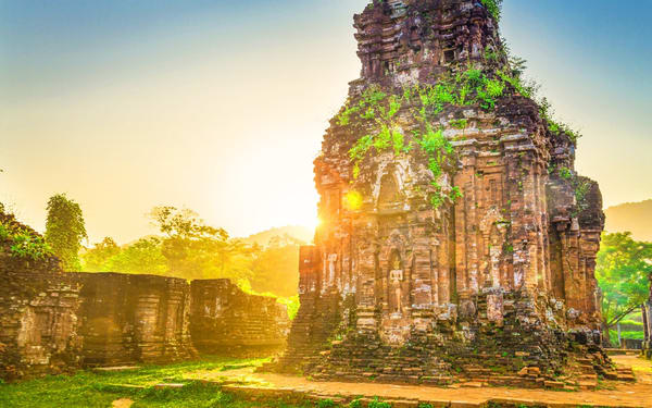 Amazing My Son Sanctuary Deluxe Tour