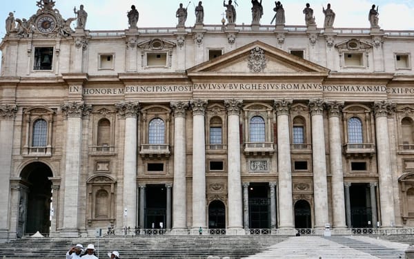St. Peter's Basilica, Square & Papal Grottoes Guided Tour in Rome