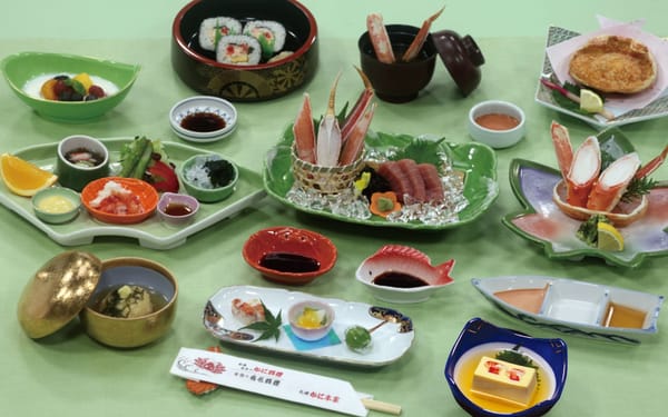 Kani Honke (札幌かに本家) Nagoya Ekimae Branch - Popular Crab Specialty
