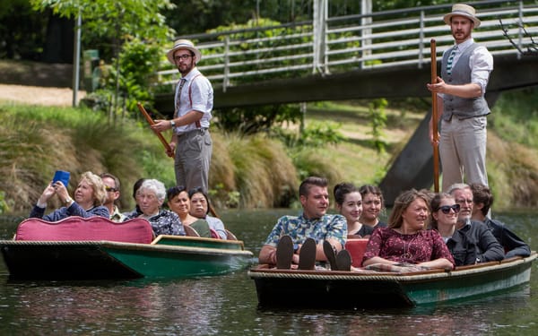 Avon River Punting Day Tour