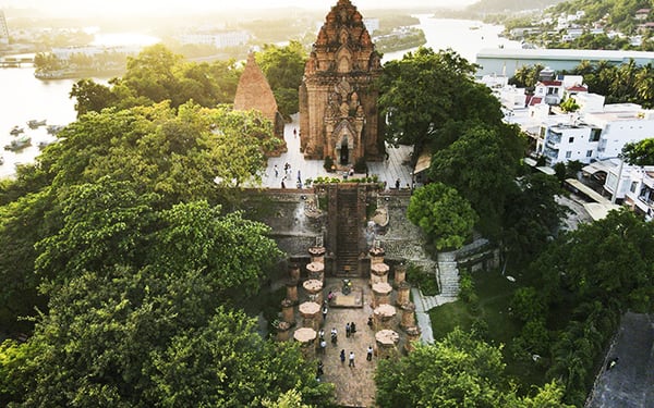 Private Check-out Tour: Nha Trang Tour, Dinner & Airport Drop-off