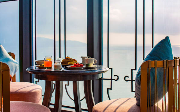 Afternoon Tea At Penisula Hotel Danang