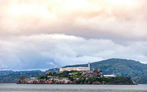San Francisco Alcatraz App Guided Tour with Cruise and Jail House