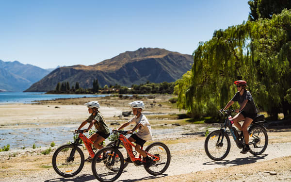 Self-Guided Wanaka and Hawea Bike Trails Experience