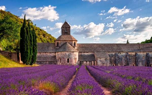 Aix-en-Provence Luberon Full-Day Small Group Guided Tour