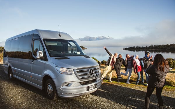 Milford Sound Tour with Boat Cruise & Lunch from Queenstown