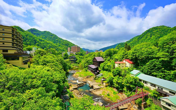 Hokkaido One-Day Tour: Hoheikyo Gorge, Jozankei, Lake Toya, Showa Shinzan, and Mount Yotei Spring Water Park (Departing from Sapporo)