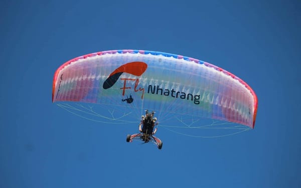 Paragliding Experience in Nha Trang
