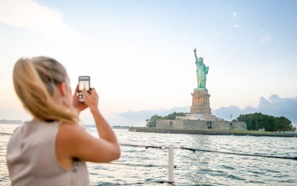 60 Minute Statue of Liberty and Ellis Island Cruise in New York