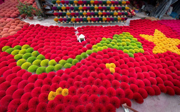 Iconic Quang Phu Cau Incense Village & Chuong Conical Hat Village